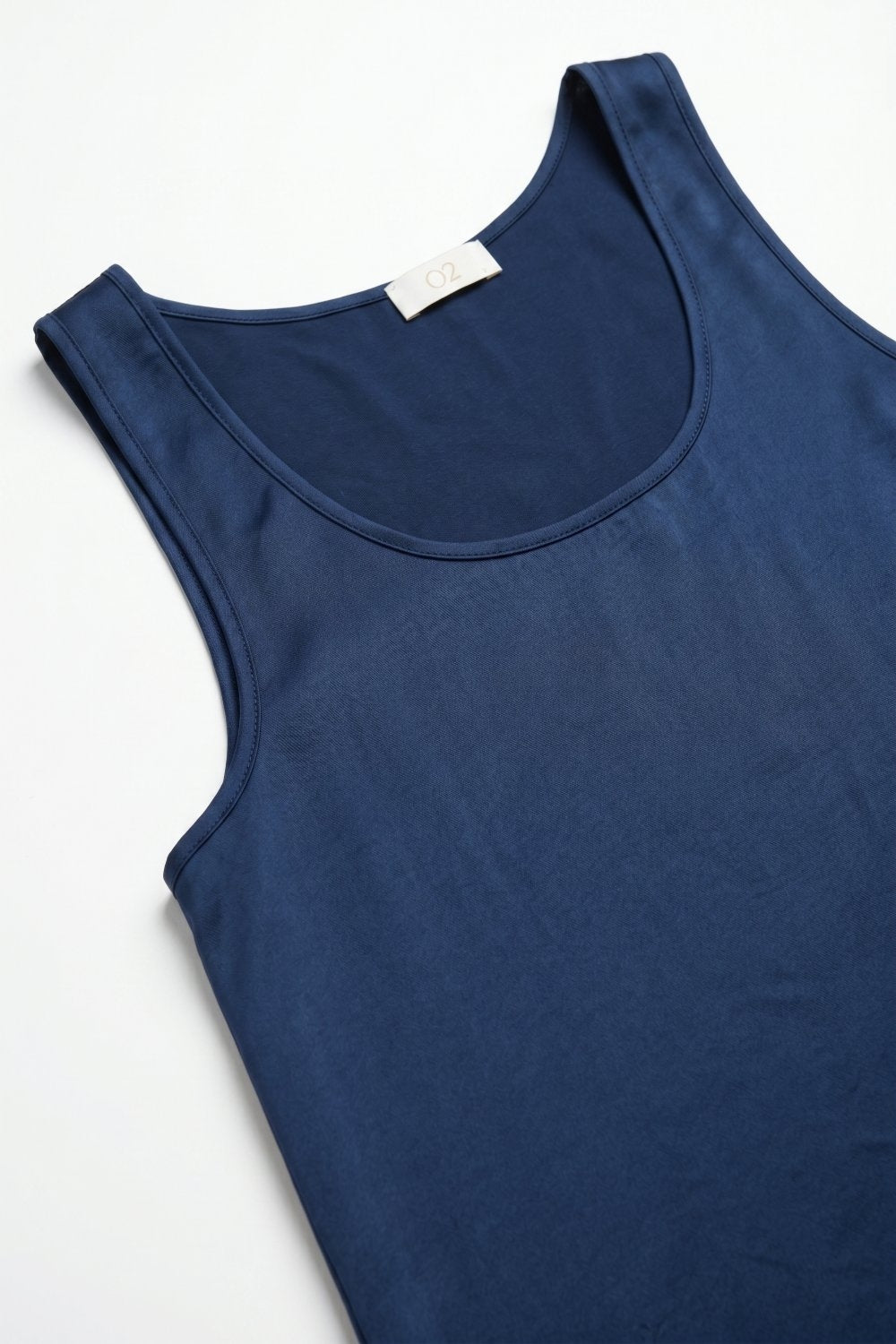 Satiné Scoop Neck Satin Tank