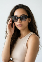 Féline Black Cat Eye Sunglasses