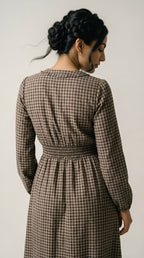 Châlet Plaid Midi Dress