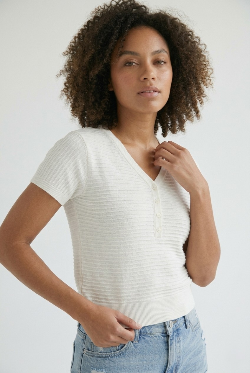 Bouton V-Neck Knit Sweater
