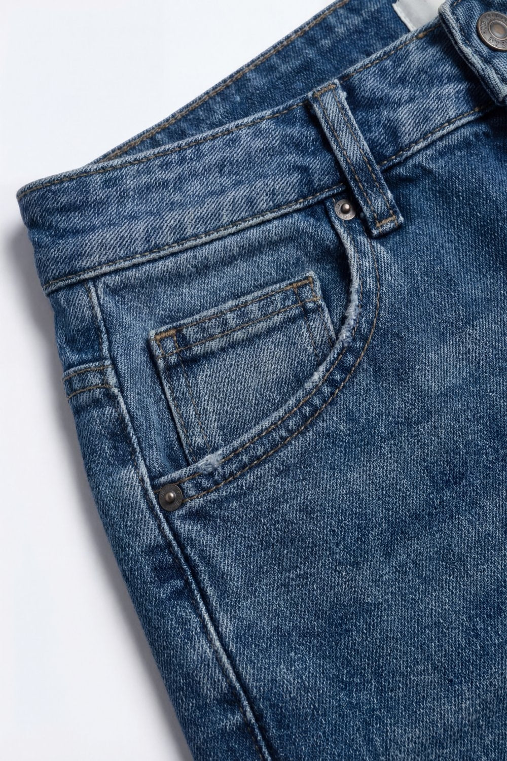 Tonneau Wide Leg Cuffed Jeans