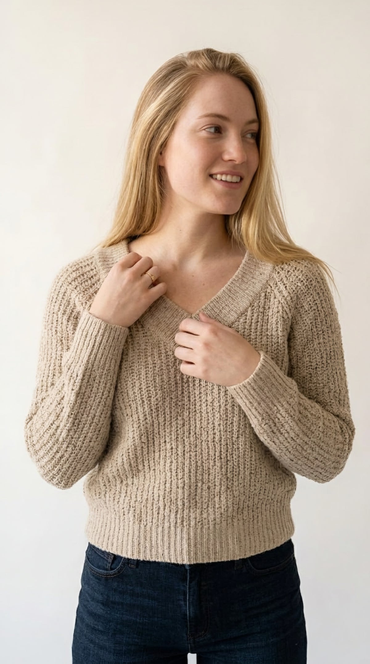 Onde V-Neck Loose Knit Sweater