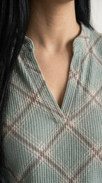 Écossais Split Neck Plaid Top