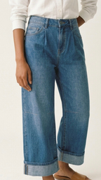 Cambre Wide Leg Jeans