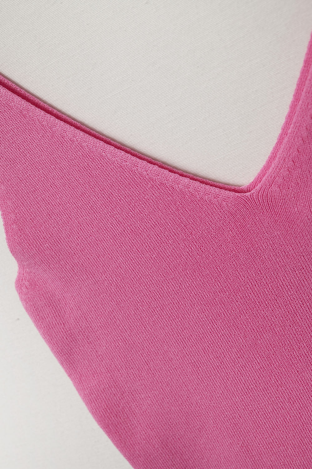 Nervure Ribbed V-Neck Tank