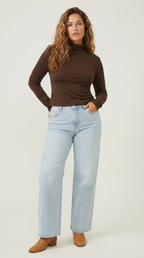 Châtaigne Turtleneck Knit Top