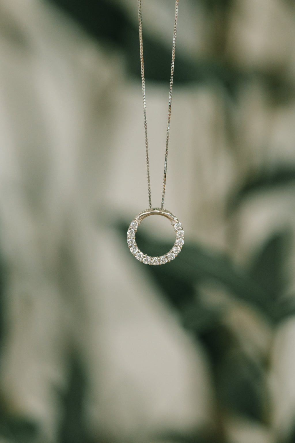 Seul Circle Pendant Necklace