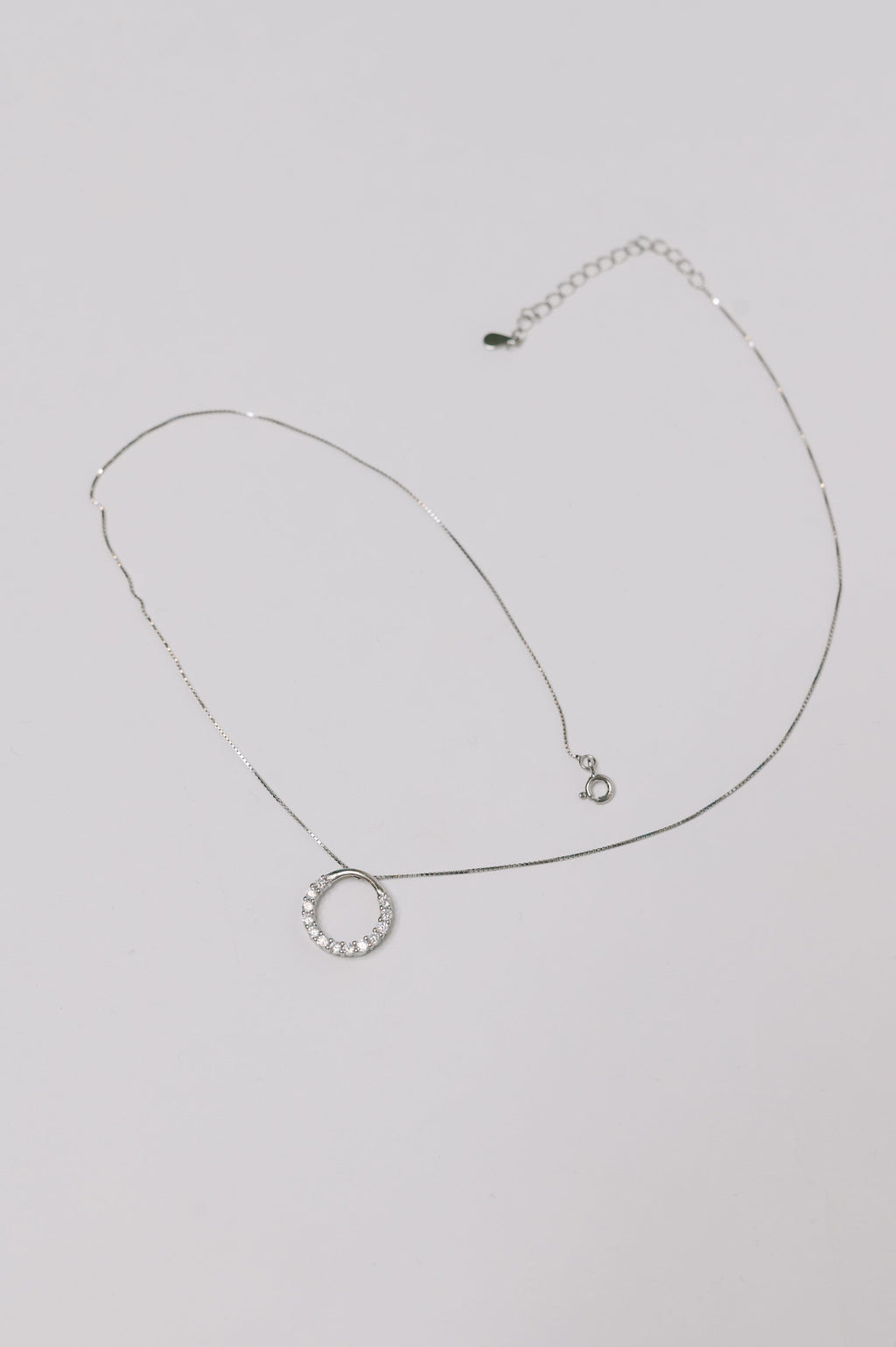Seul Circle Pendant Necklace