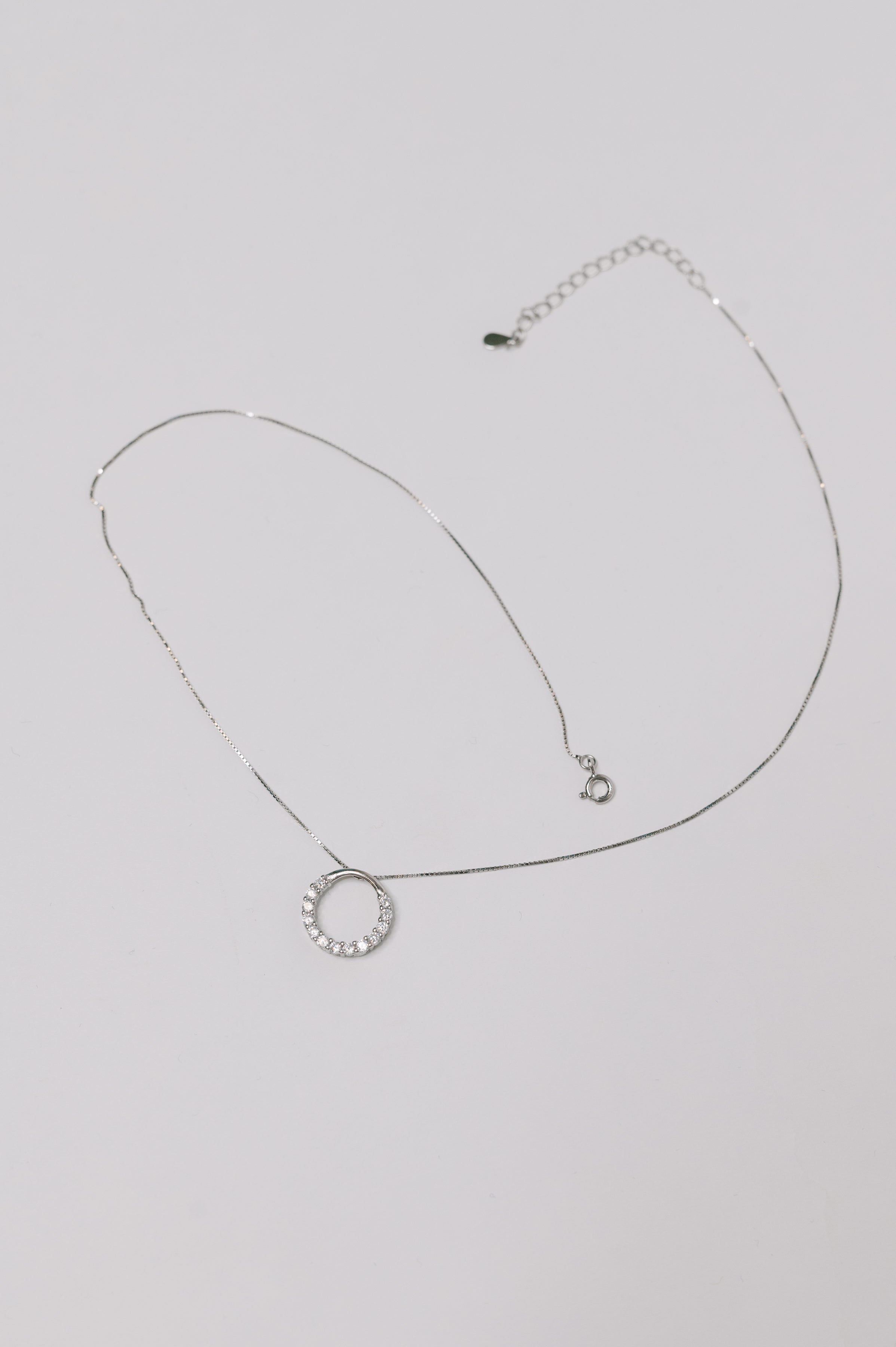 Seul Circle Pendant Necklace
